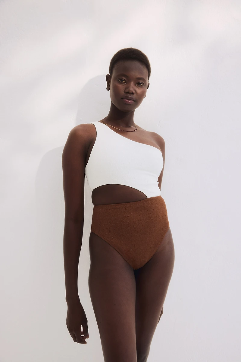 Costume de bain asymétrique coussiné échancré