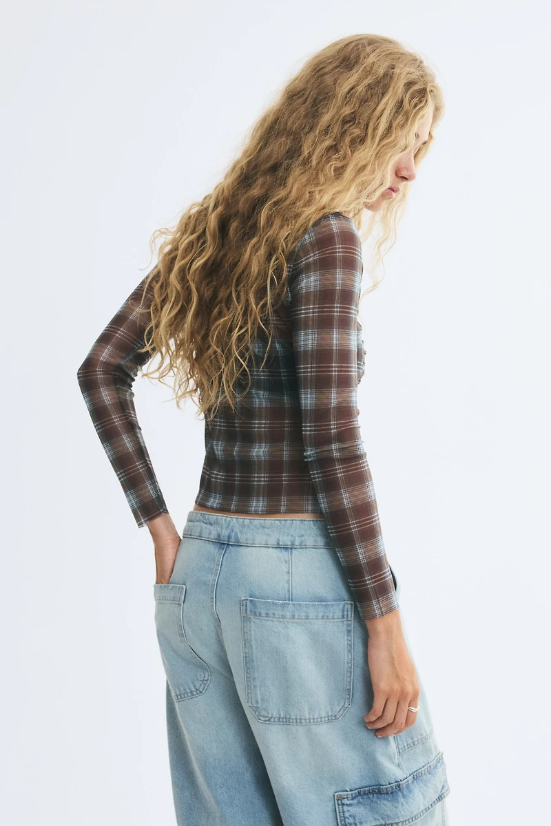 Haut asymétrique en filet