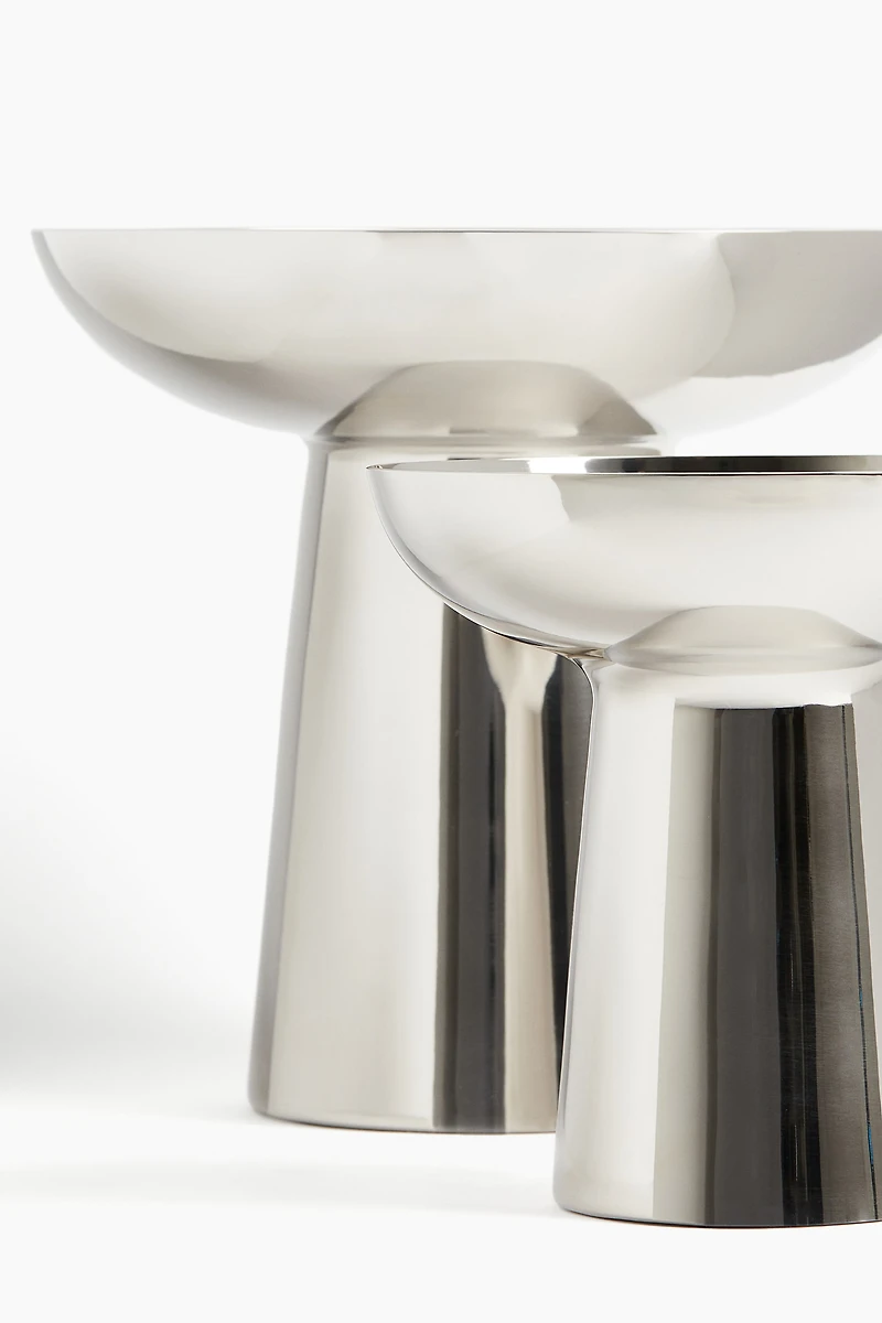 Grand vase en métal