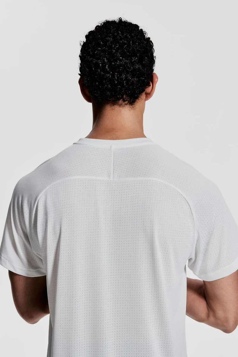 T-shirt de sport coupe classique DryMove™