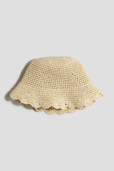 Scalloped-Edge Straw Hat