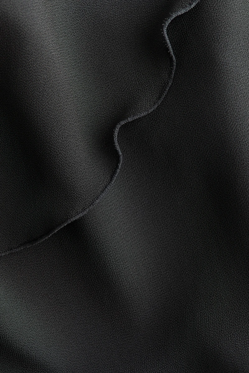 Robe à bretelles fines avec rubans nouer