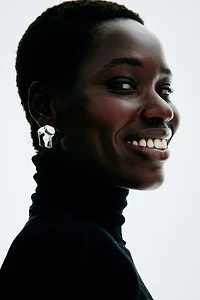 Boucles d'oreilles anguleuses sur tige