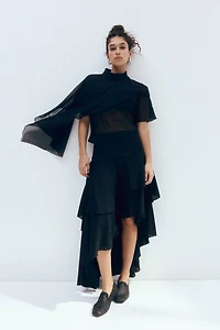 Blouse en mousseline avec détail d'aspect cape