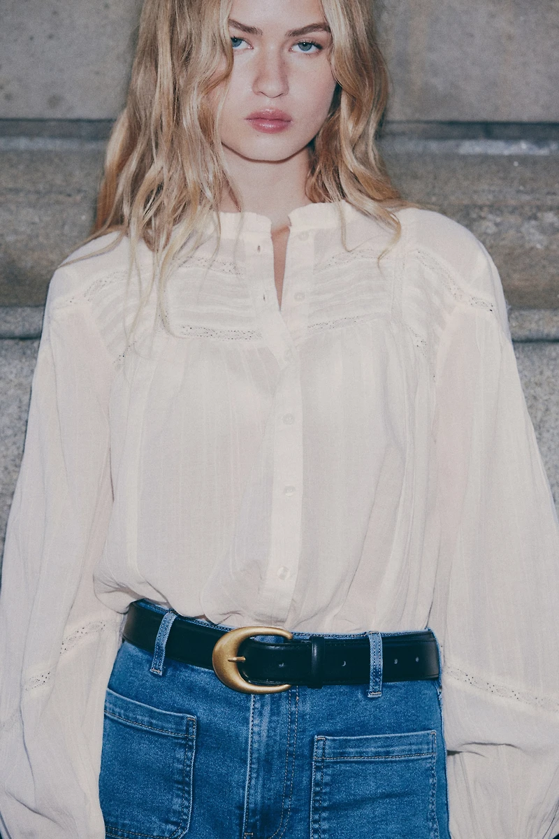 Blouse à col volants en coton