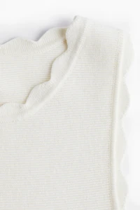 Minirobe festonnée