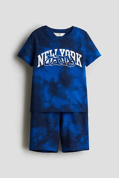 2-Piece T-Shirt and Sweatshorts Set