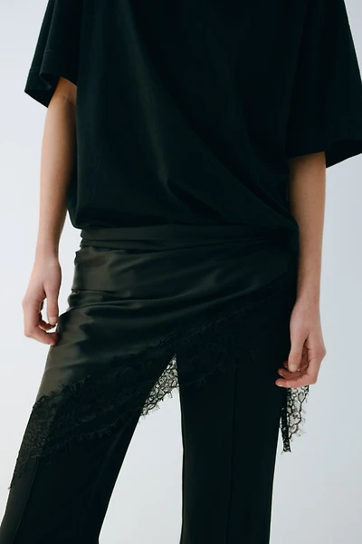 Lace-Trimmed Triangle Scarf