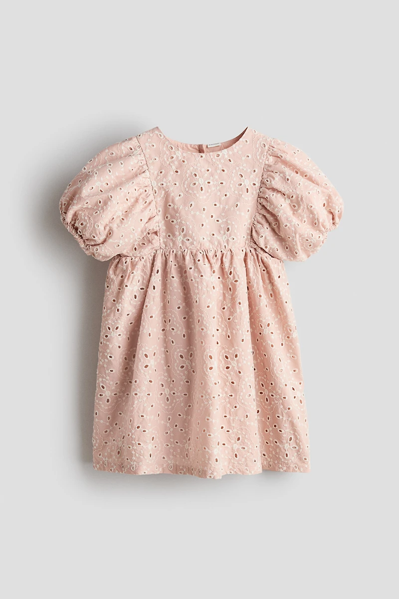 Robe en coton avec broderie anglaise