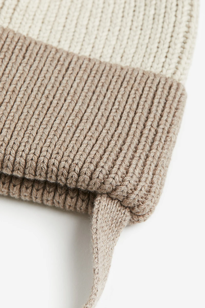 Bonnet à pompon