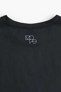 Cropped Sports Tank Top with DryMove™