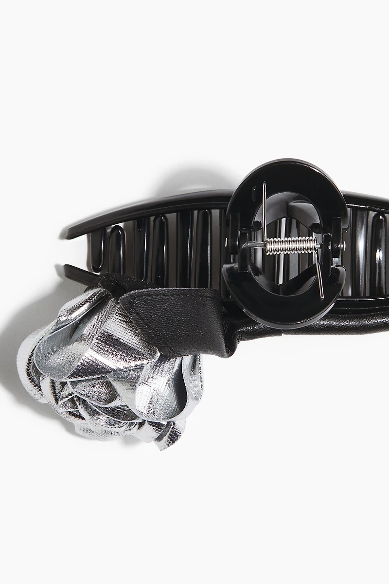 Flower-Detail Hair Claw