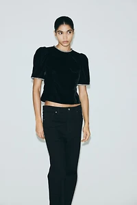 Haut en velours orné de strass