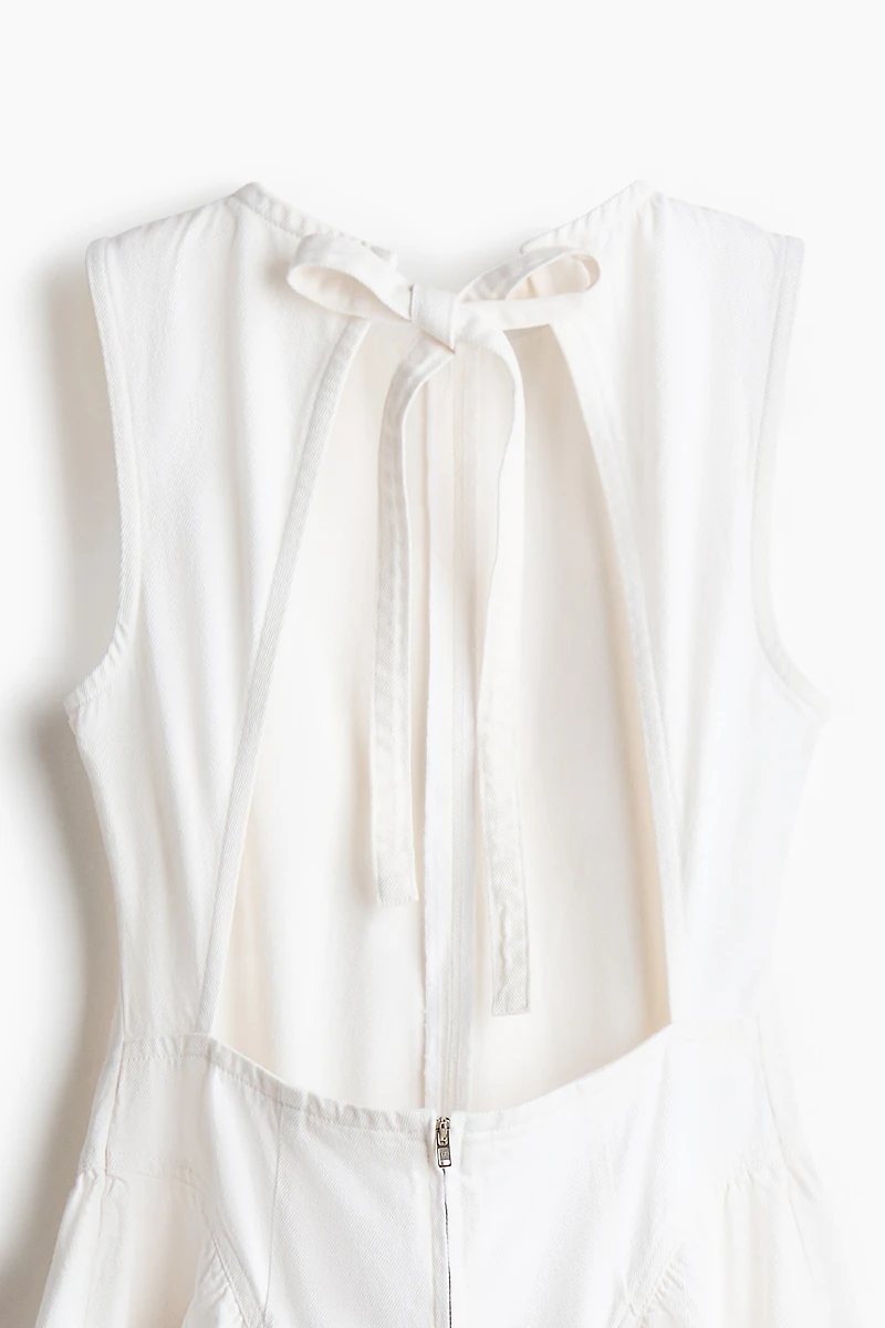 Robe en denim avec dos ouvert