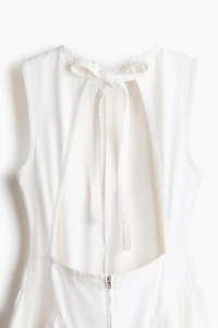 Robe en denim avec dos ouvert