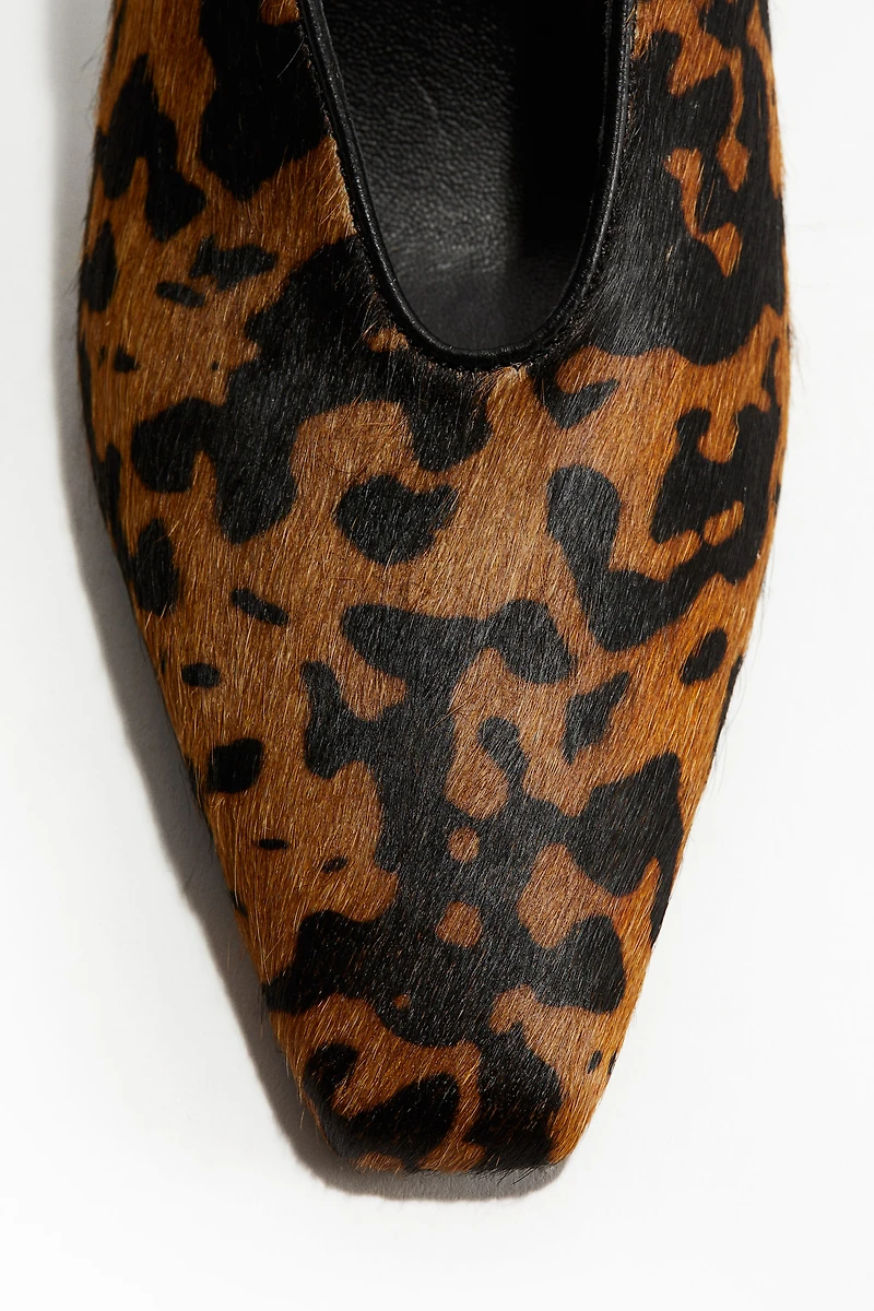 Escarpins à talon en cuir avec bride arrière