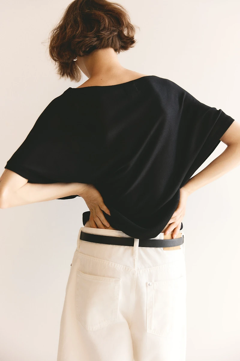 Batwing-Sleeved Fine-Knit Top