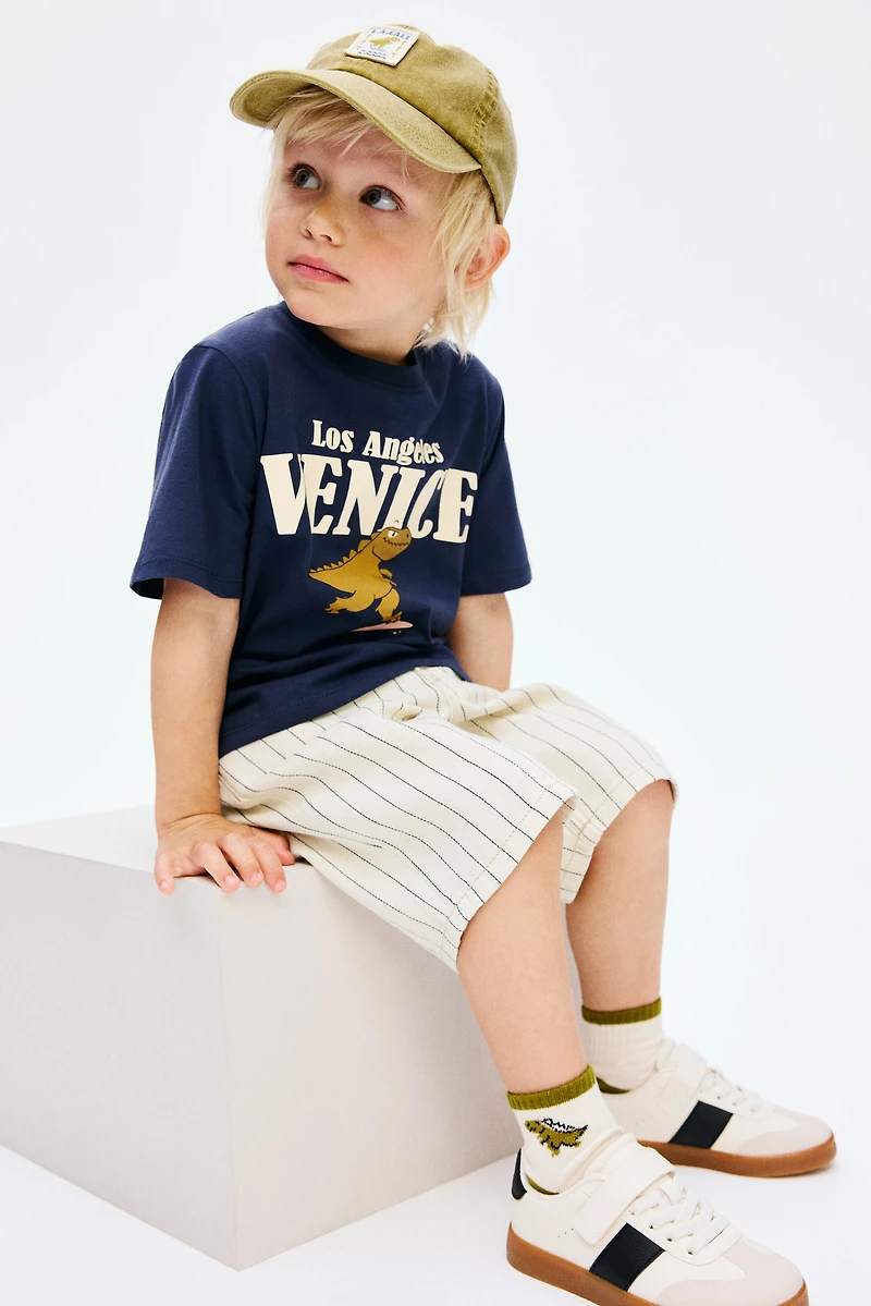 Loose Fit denim shorts