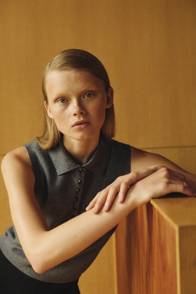 Chandail sans manches avec col