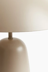 Lampe de table en métal