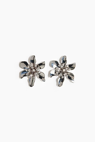 Flower-shaped earrings