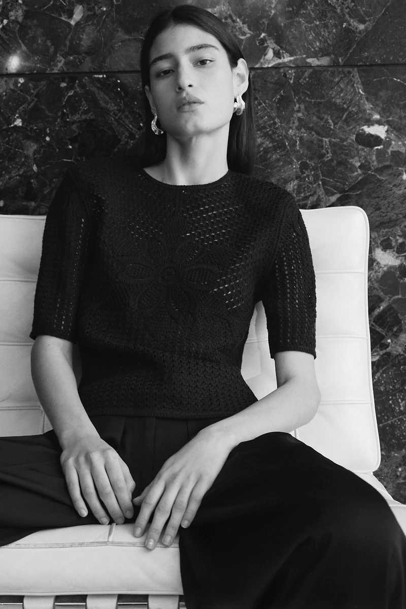 Haut à l’aspect crochet