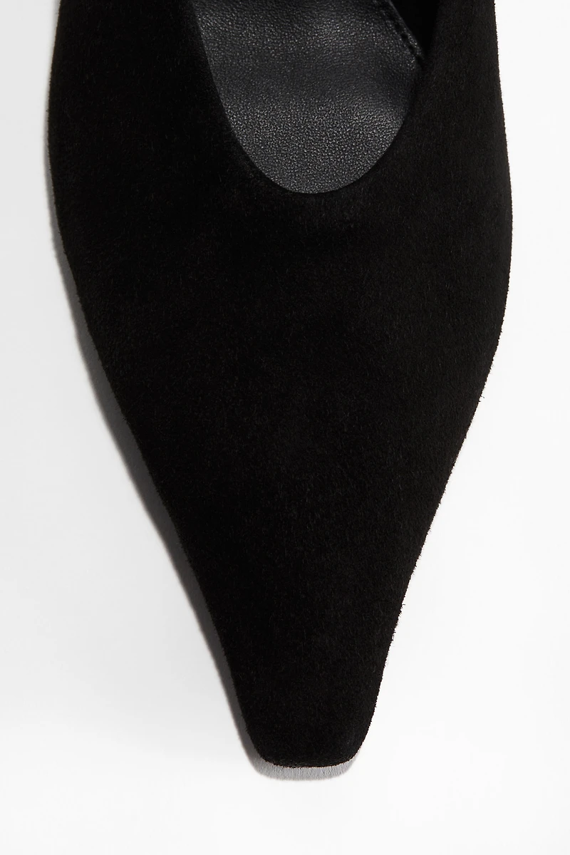 Mules à bout pointu en cuir velours