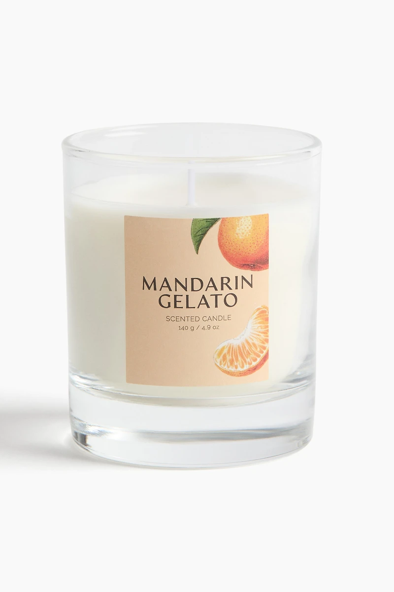 Bougie parfumée dans un pot en verre