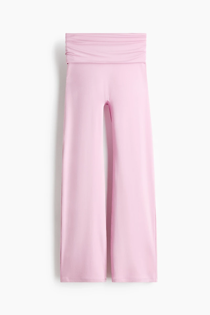 Flared Yoga Leggings with SoftMove™