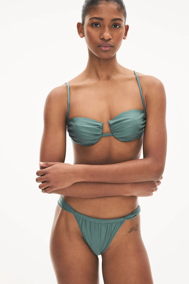 Haut de maillot à armatures
