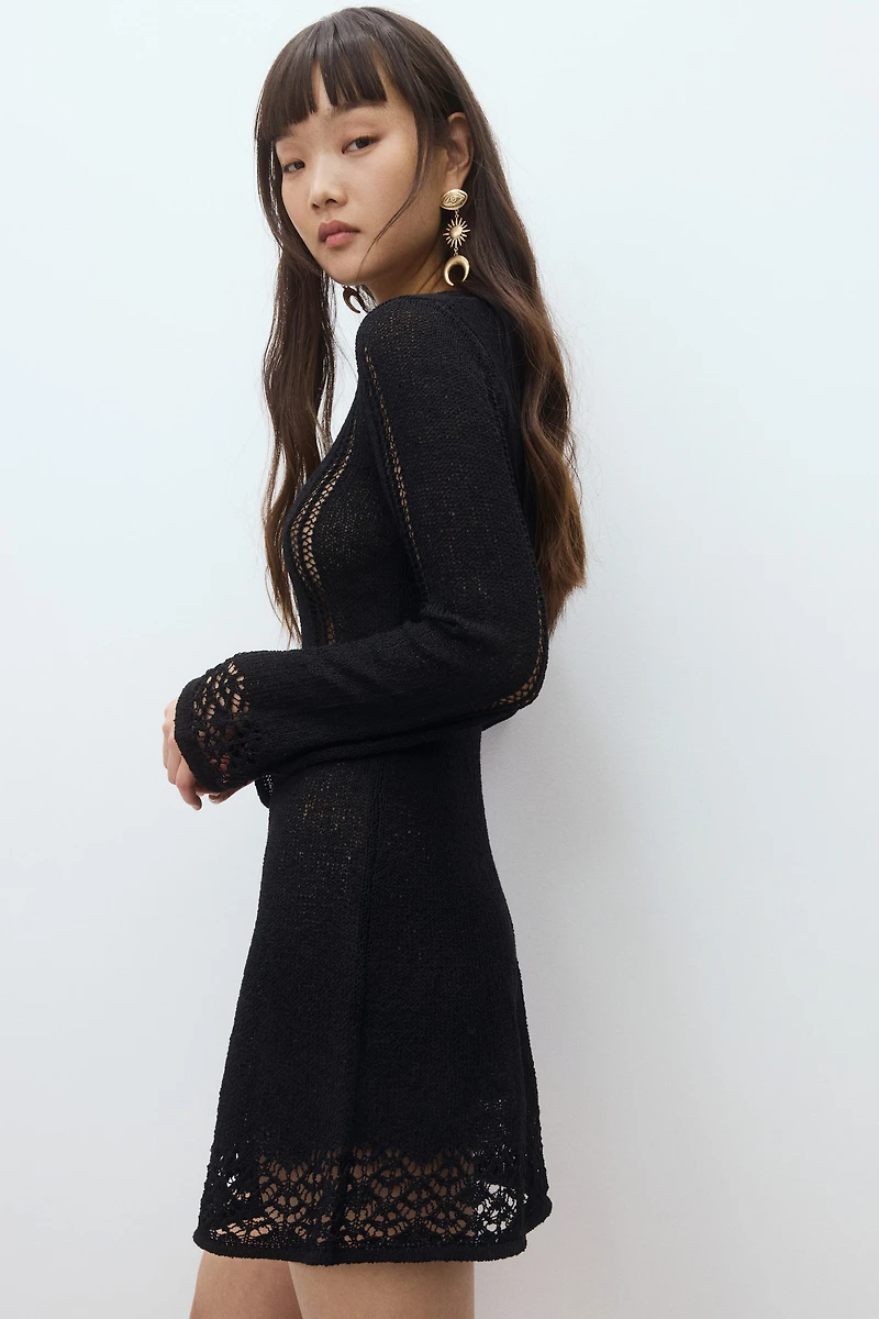 Minirobe en tricot ajouré
