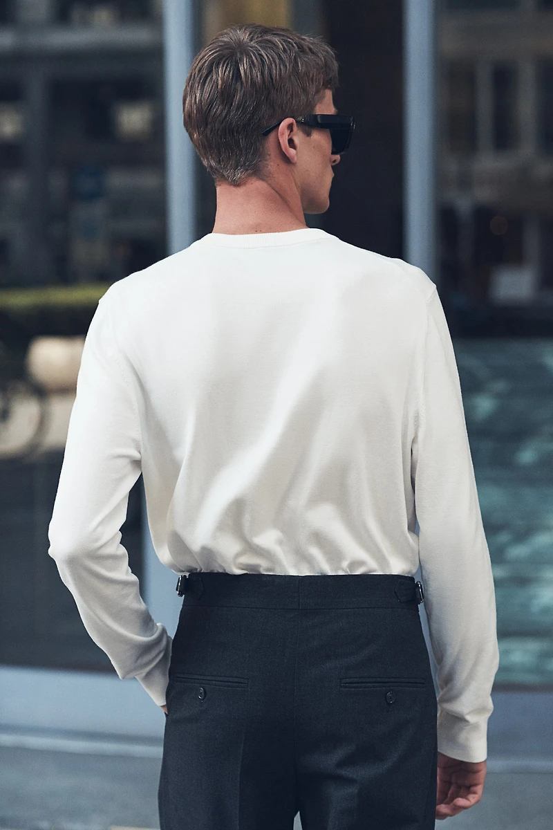 Slim Fit Fine-Knit Sweater