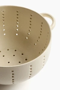 Reactive-Glaze Colander