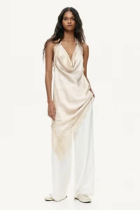 Robe dos nu en satin