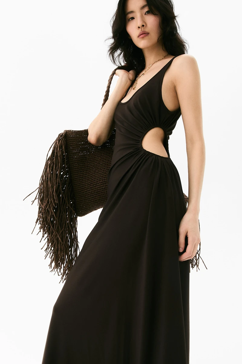 Robe découpée à effet drapé
