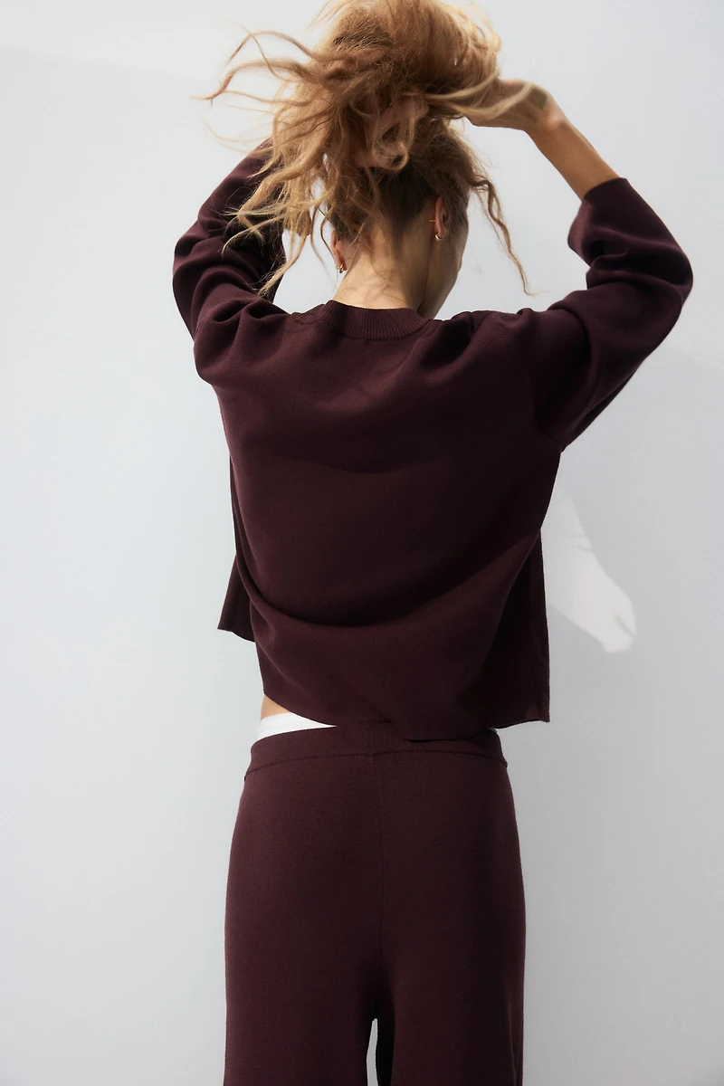 Wide-Leg Fine-Knit Pants