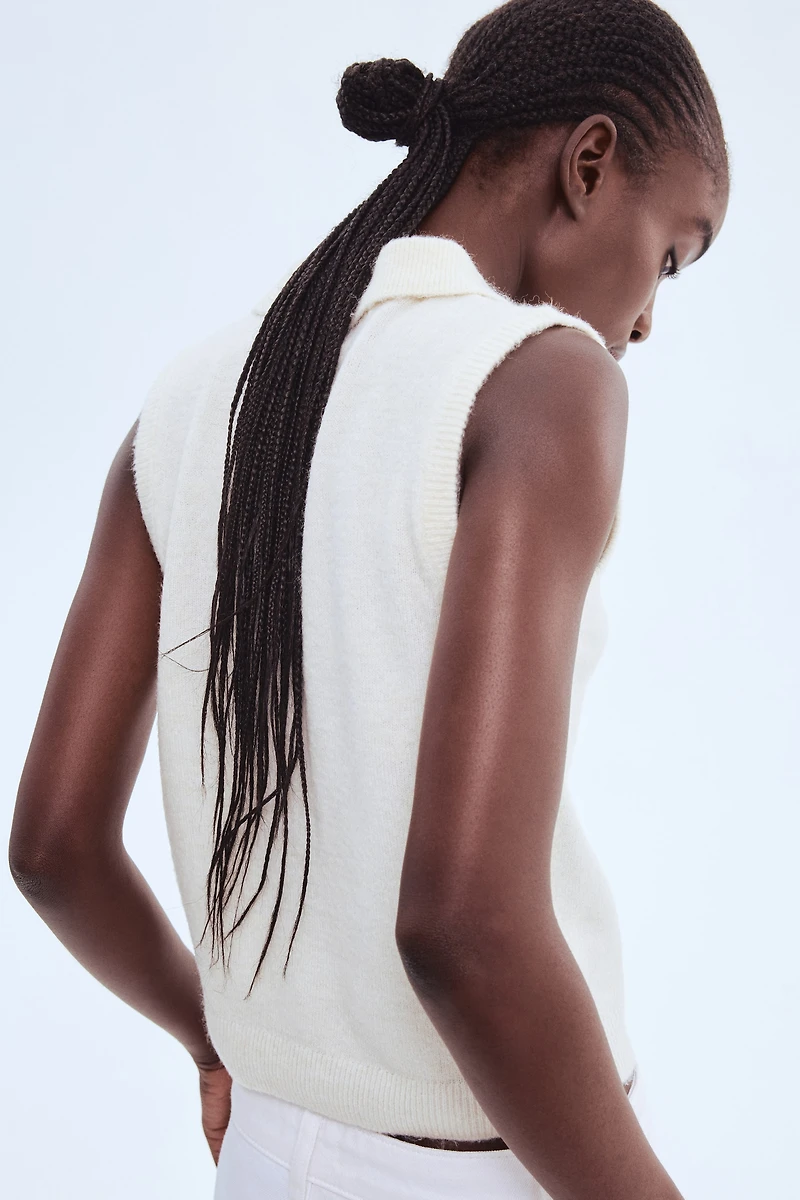 Chandail sans manches avec col