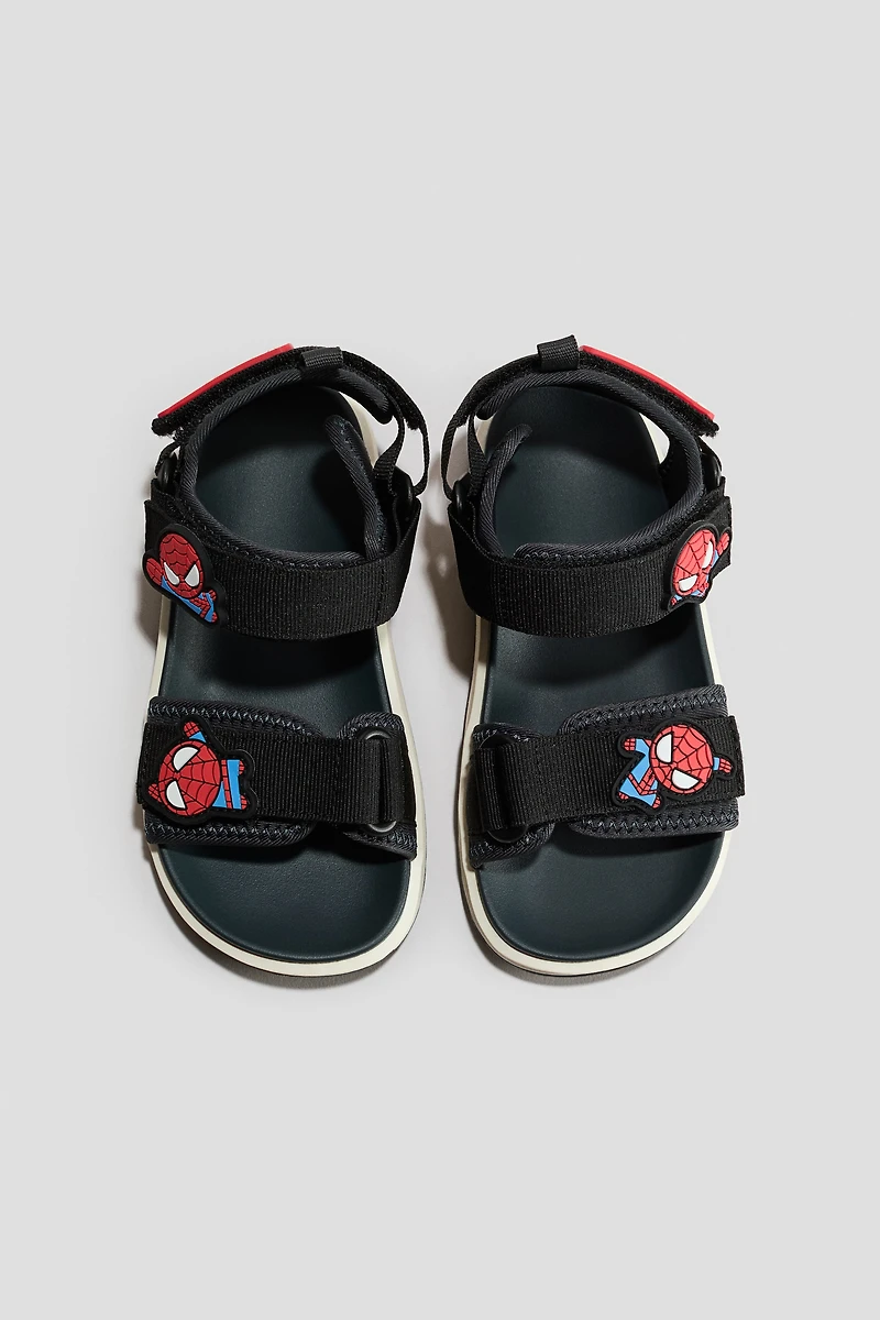 Sandales avec motifs