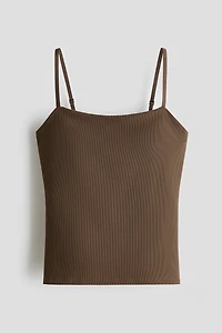 Haut frais à bretelles, élastique en tous sens