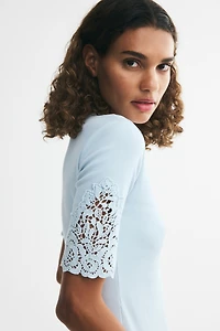 Haut côtelé avec dentelle