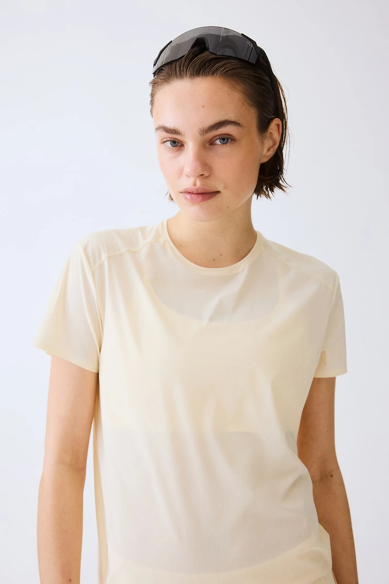 T-shirt de course classique DryMoveđ
Ș