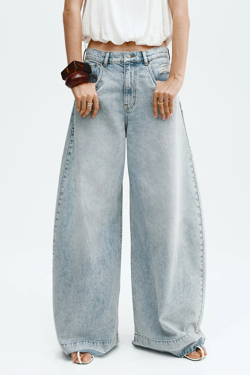 Wide-Leg Jeans