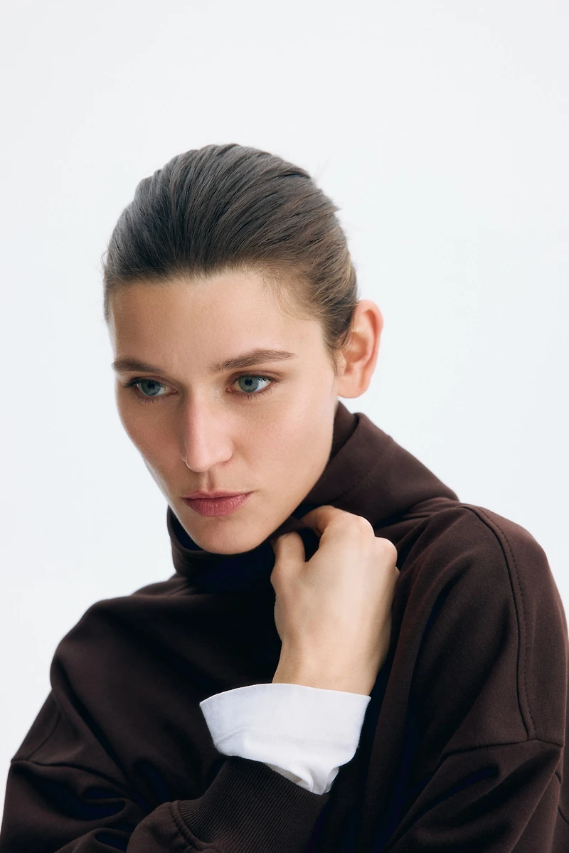 Veste courte à fermeture éclair avec capuche