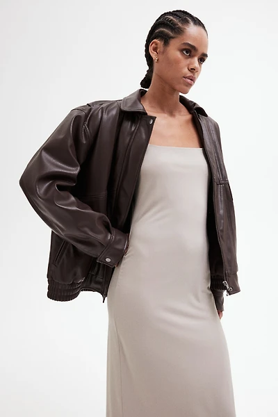 Robe moulante à bretelles fines
