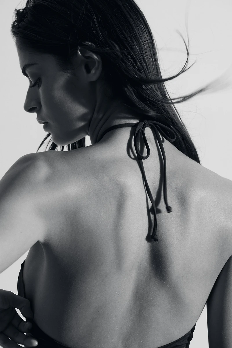 Costume de bain coussiné avec dos nu