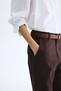 Pantalon large en sergé avec ceinture