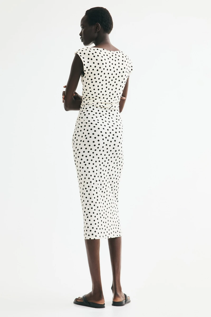 Robe à mancherons
