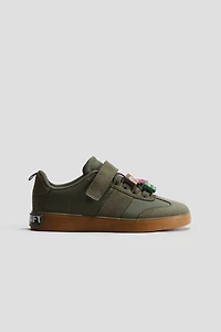 Motif-Detail Sneakers