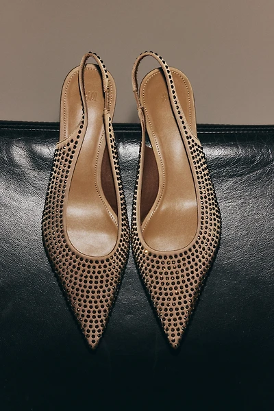 Escarpins à strass avec bride arrière