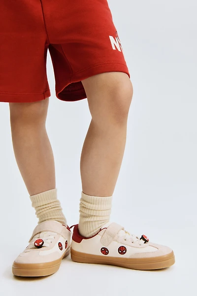 Motif-Detail Barefoot Sneakers